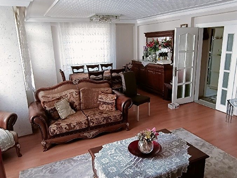 Muhi̇tti̇n mahallesi̇ 3+1 - 165m2 satilik ferah dai̇re