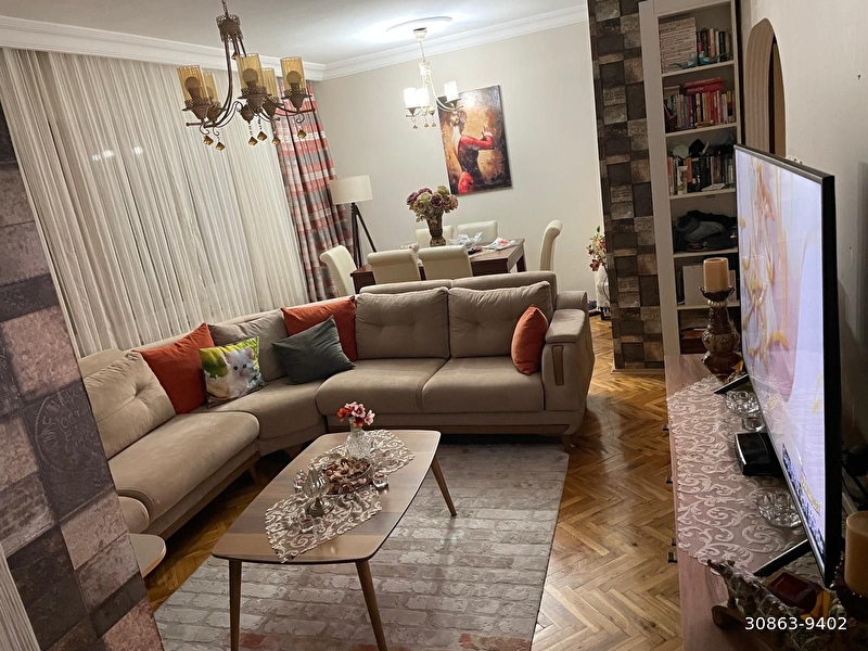 Bahçeli̇evler yayla i̇ş bankasi yakini 3+1 130m2 5.kat asansörlü balkonlu kombi̇li̇