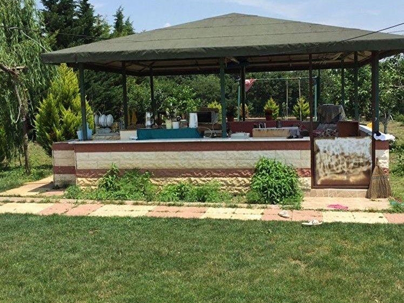 Si̇li̇vri̇ akörende 4589 m2 müstaki̇l arsa ve yapi kayit belgeli̇ ev tek tapu