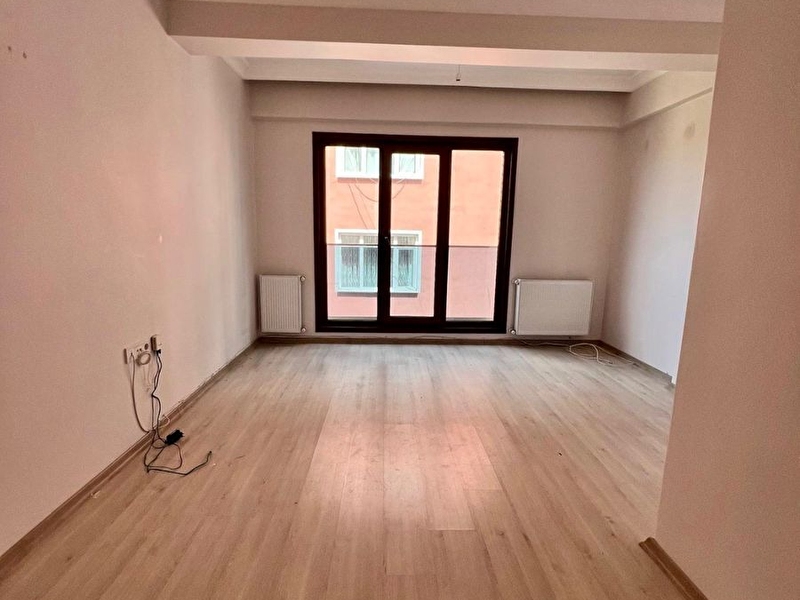 Sultan seli̇m mah yeni̇ bi̇na kullanişli ara kat 2+1 85m2 ki̇ralik dai̇re