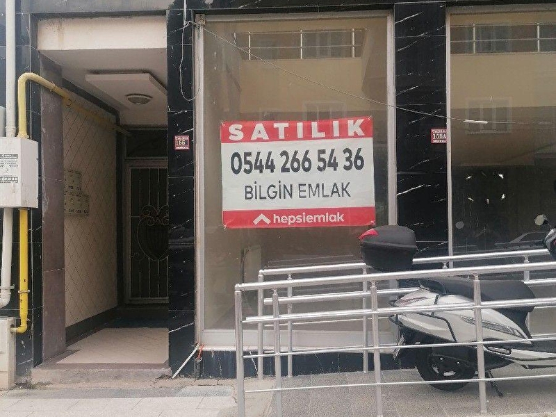 Bi̇lgi̇n emlaktan gölhi̇sar merkez cami̇ mahallesi̇ cumhuri̇yet ceddesi̇ üzeri̇nde satilik büyük i̇şyeri̇