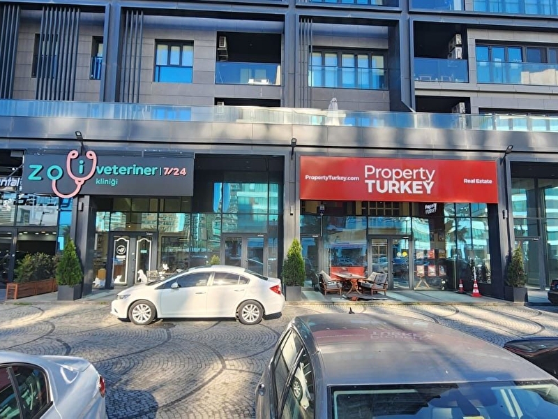 Vadi̇stanbul cendere caddesi̇ boş i̇çi̇ yapili satilik dükkan mağaza