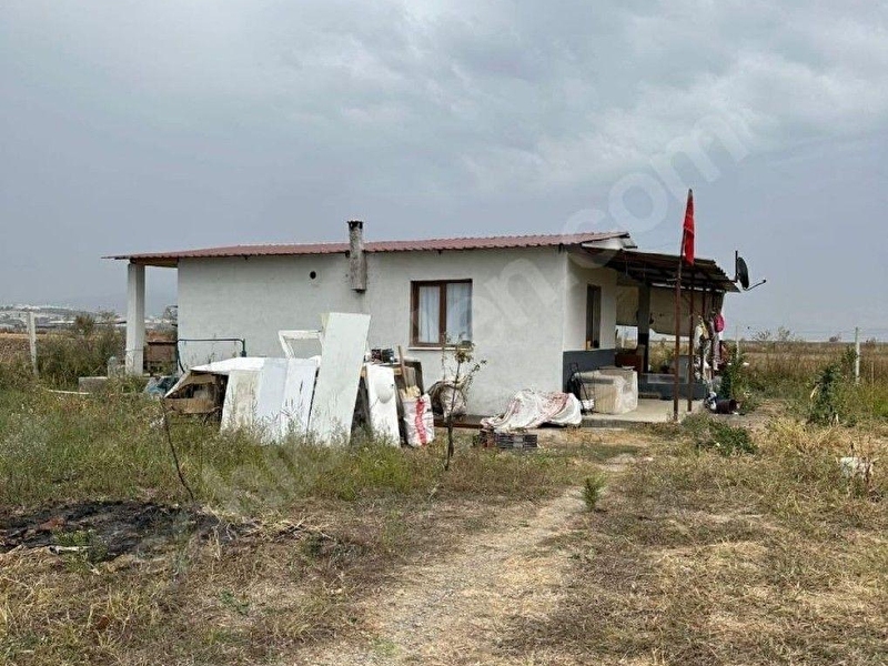 Menderes çi̇leme mah. 2000 m2 satilik bahçeli̇ ev