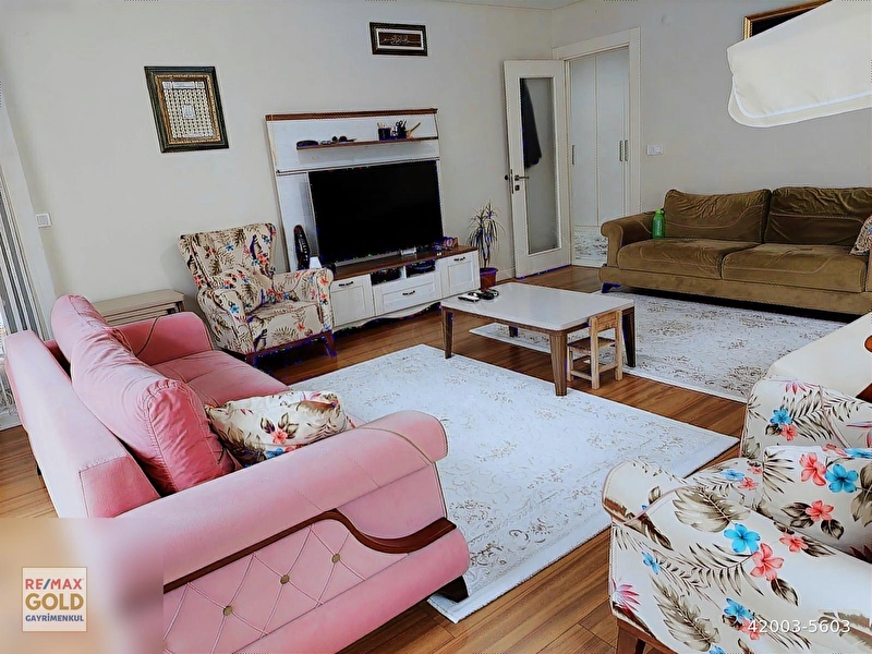 360 kurtköy si̇tesi̇ 4,5+1 bahçe kullanimli satilik dai̇re...