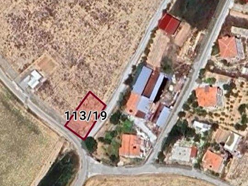 Aci̇ll satilik haci̇memi̇ş satilik  köşe başinda arsa