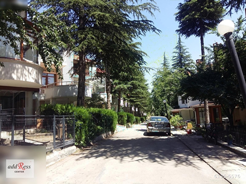 Koru metroda bakimli,yalitimli 4+2 çi̇ft mutfakli 7/24 guvenlikli