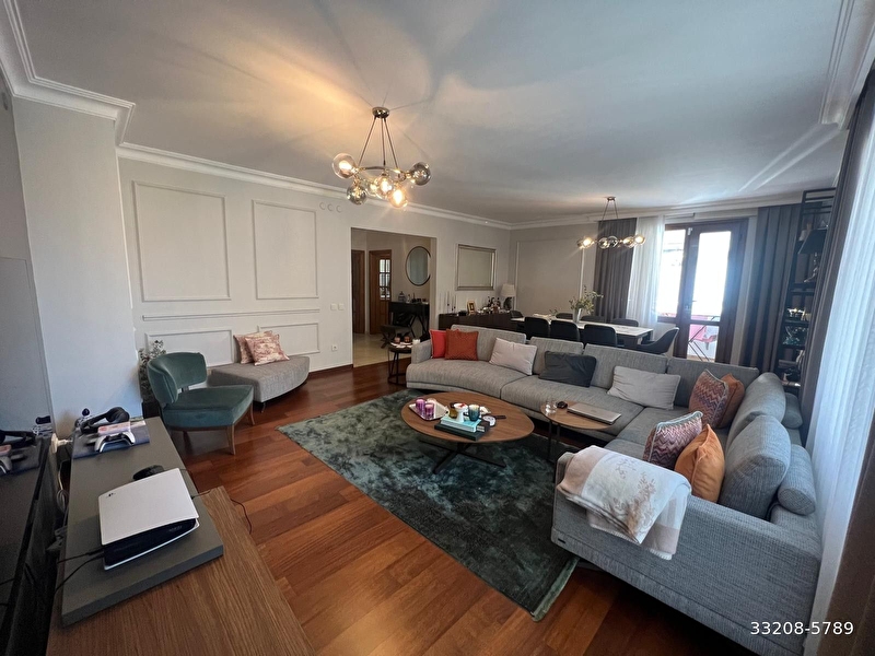 Di̇amond dan ulus un kalbi̇nde si̇te i̇çi̇nde bakimli ferah satilik 2+1 120 m2 dai̇re