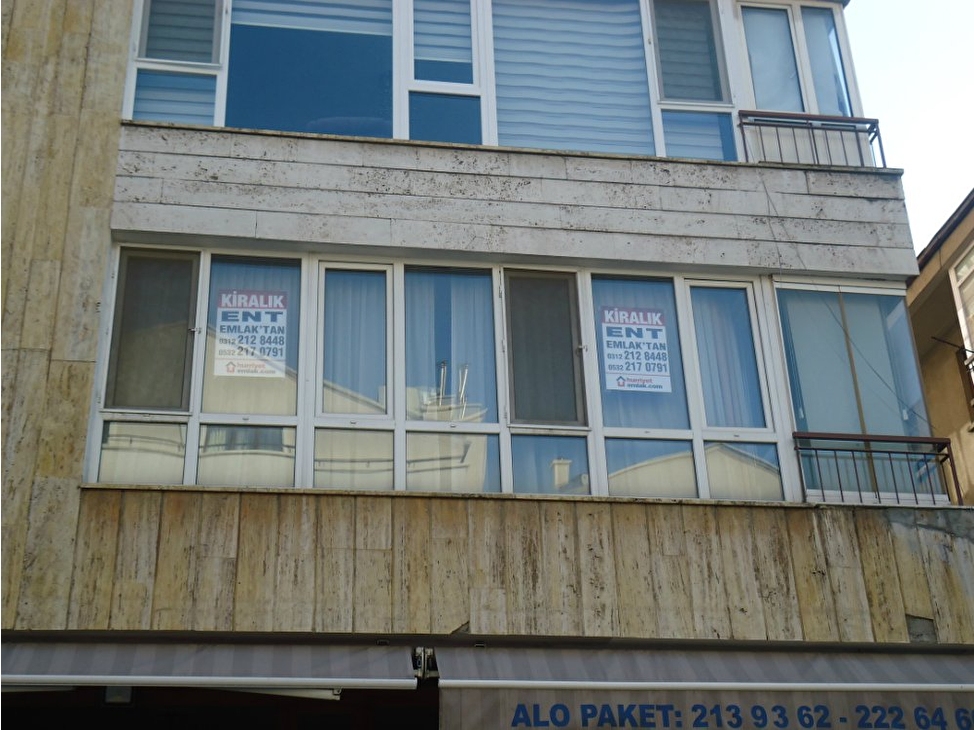 Ent Emlaktan 1 Caddede 1 Kat On 3 1 Kombili Esyali 5472 642 Hurriyet Emlak