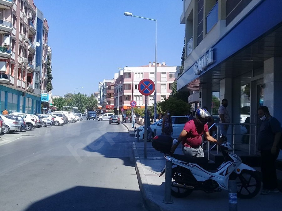 Izmir Buca Cevik Bir Meydaninda 3 1 150 M2 Genis Ferah Bir Daire 113856 130 Hurriyet Emlak