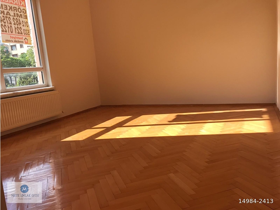 Mete Den 4 1 2 Banyolu 160m2 Ara Kat Kombili Bagimsiz Cad Uzeri 14984 2413 Hurriyet Emlak