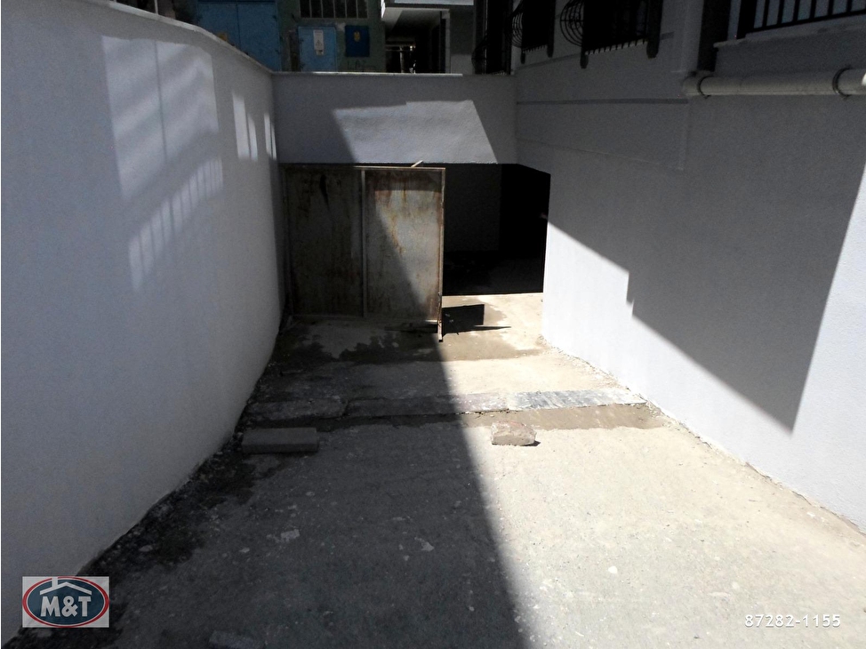 bahcelievler aka koleji yakini yeni bina 2 1 giris satilik daire