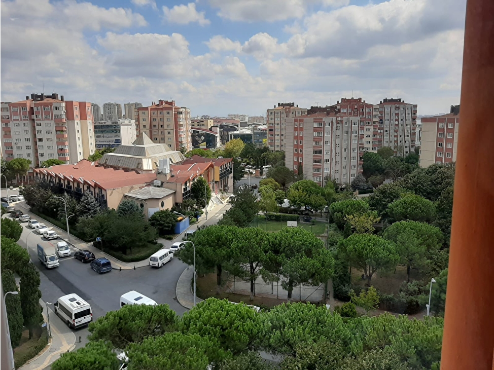 Basaksehir Onurkent 2 1 100 M2 Iyi Konumda Kiralik 25870 2559 Hurriyet Emlak