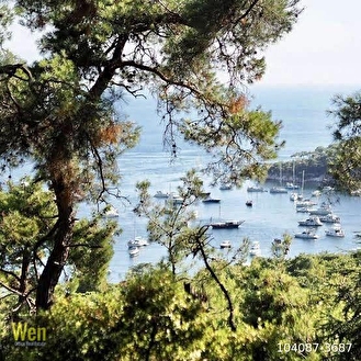 HEYBELİADA da SAKİN PRESTİJLİ SOKAKTA TEMİZ MOBİLYALI BAHÇELİ 2 1