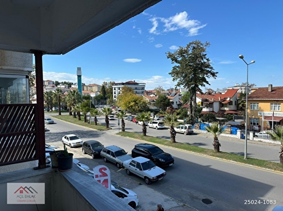 AKÇAKOCA AYZLIDA CADDE ÜZERİ DENİZE 200M MESAFEDE SATILIK 3+1 - Görsel 1