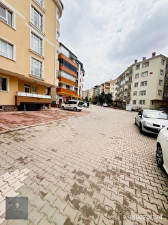 ARENADAN CUMHURİYET OKULU ARKASI MERKEZİ KONUMDA DAİRE - Görsel 2