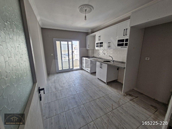 BAĞLAR  MAH  SATILIK  CADE ÜSTÜ  4 ODA 1 MUTFAK SIFIR DAİRE - Görsel 4