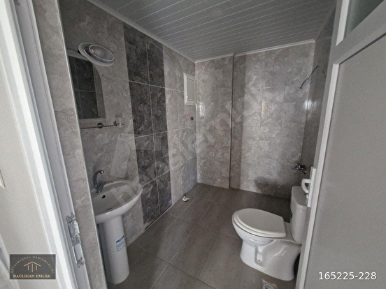 BAĞLAR  MAH  SATILIK  CADE ÜSTÜ  4 ODA 1 MUTFAK SIFIR DAİRE - Görsel 12