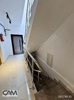 ÇAM GAYRİMENKUL | ATA CAD. CİVARI HER ŞEYİ YAPILI ÖN CEPHE DAİRE - Görsel 7
