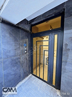 ÇAM GAYRİMENKUL | ATA CAD. CİVARI HER ŞEYİ YAPILI ÖN CEPHE DAİRE - Görsel 3