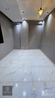 ERGENEKON MAHALLESİNDE YERDEN ISITMALI GİYİNME ODALI LÜKS DAİRE - Görsel 11