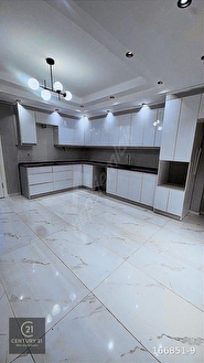 ERGENEKON MAHALLESİNDE YERDEN ISITMALI GİYİNME ODALI LÜKS DAİRE - Görsel 1