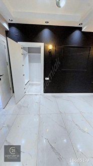 ERGENEKON MAHALLESİNDE YERDEN ISITMALI GİYİNME ODALI LÜKS DAİRE - Görsel 7