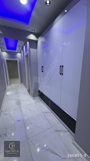 ERGENEKON MAHALLESİNDE YERDEN ISITMALI GİYİNME ODALI LÜKS DAİRE - Görsel 18