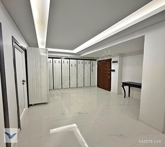 EMİNEVİME UYGUN E5 E 2. DK SİTE İÇİ İSKANLI 3+1 SATILIK DAİRE - Görsel 2