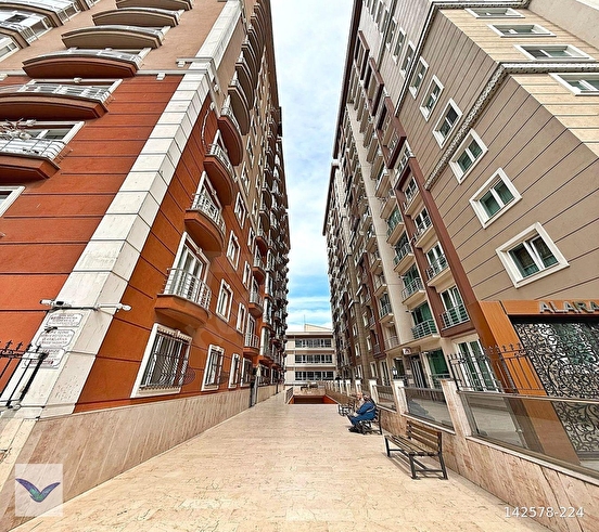 EMİNEVİME UYGUN E5 E 2. DK SİTE İÇİ İSKANLI 3+1 SATILIK DAİRE - Görsel 16