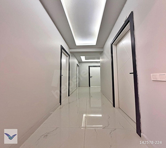 EMİNEVİME UYGUN E5 E 2. DK SİTE İÇİ İSKANLI 3+1 SATILIK DAİRE - Görsel 4