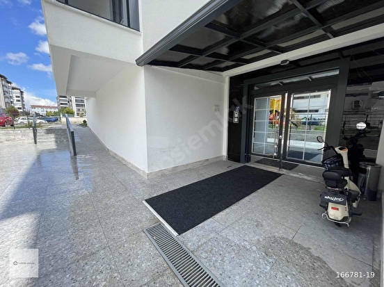 CÜRÜN EMLAKTAN DR.İLHAN GÜREL CAD. CİV. 4+1 170 M2 LÜX DAİRE - Görsel 5