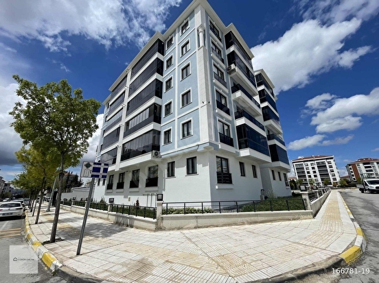 CÜRÜN EMLAKTAN DR.İLHAN GÜREL CAD. CİV. 4+1 170 M2 LÜX DAİRE - Görsel 3