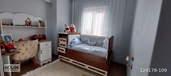 GİRNE MAHALLESİNDE CADDE ÜZERİ SATILIK 4 1 TRİPLEX/VİLLA 124178 109