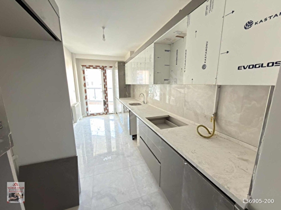 YAĞMUR EMLAKTAN MERKEZDE 2+1 KAPALI OTOPARKLI SATILIK DAİRE - Görsel 3