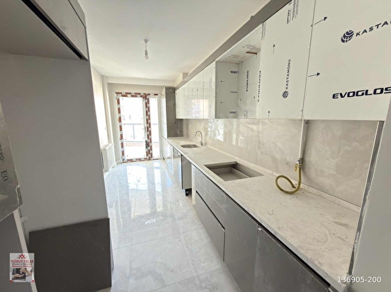YAĞMUR EMLAKTAN MERKEZDE 2+1 KAPALI OTOPARKLI SATILIK DAİRE - Görsel 2