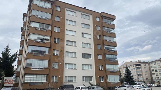SALI PAZARI ÜNLÜLER SİTESİ 4+1 220 M2 SATILIK DAİRE - Görsel 2