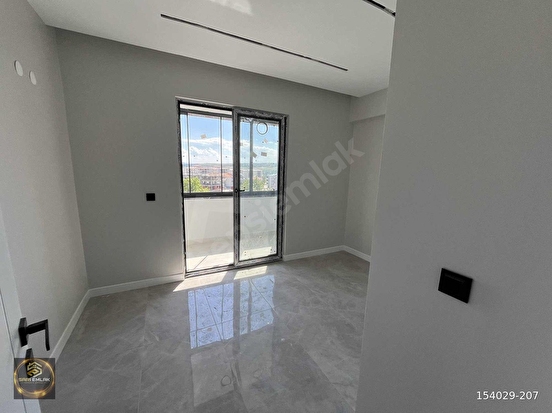 SARI EMLAKTAN YATIRIMLIK 1+1 LÜKS DAİRE - Görsel 4