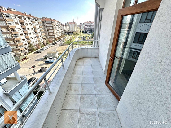 YÜCEL EMLAKTAN ŞEHRİN DEĞERLİ NOKTASINDA 3+1 DAİRE - Görsel 15