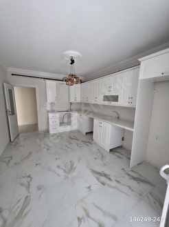 GÖRGEÇ EMLAKTAN MERKEZİ LOKASYONDA SATILIK 140 M2 3+1 DAİRE - Görsel 1
