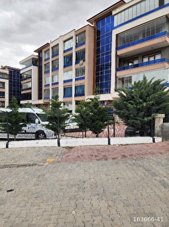 Ahmet Yesevi Caddesi üzerinde lüks daire - Görsel 1