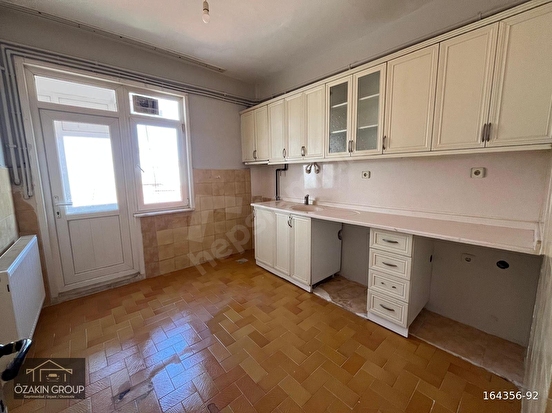 ÖZAKIN GAYRİMENKULDEN NEFİSE SULTAN MAHALLESİN’DE 2+1 125 M2 SATILIK FIRSAT DAİRE - Görsel 1