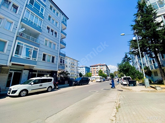 Full eşyalı feribot iskelesine 5 dk mesafede satılık 3+1 daire - Görsel 1