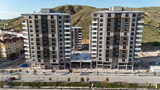 1 EMLAKda MUHTEŞEM KONUMDA VE KATTA SATILIK SİTE İÇİ 4+1 DAİRE - Görsel 9