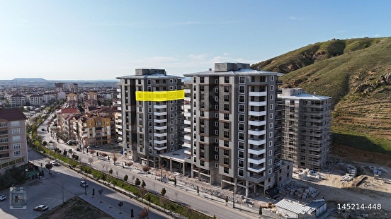 1 EMLAKda MUHTEŞEM KONUMDA VE KATTA SATILIK SİTE İÇİ 4+1 DAİRE - Görsel 1