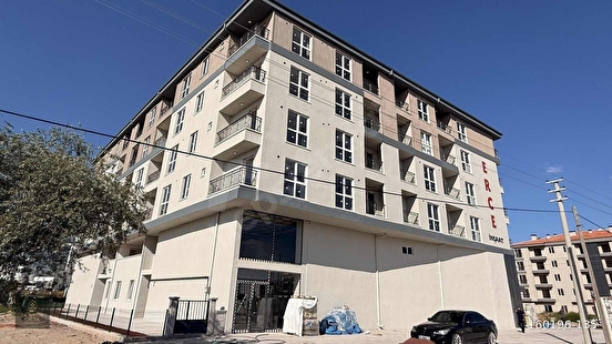 Hastane Yanı Sıfır Lüx 1+1 Ara Kat Balkonlu Satılık Daire - Görsel 4