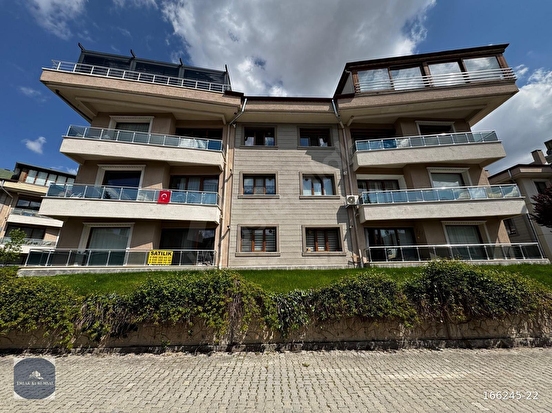EMLAK KURUMSALDAN YEŞİL VADİ EVLERİNDE SATILIK4+1 DAİRE. - Görsel 13