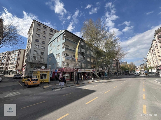 NİĞDE GÜNGÖR EMLAKTAN ŞEHRİN KALBİNDE SATILIK 3+1 DAİRE - Görsel 4