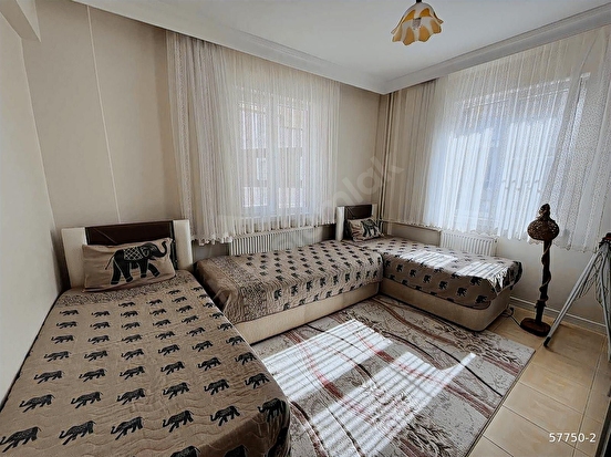 BOSNA HERSEK MAHALLESİ KAYALAR CAMİ YANI FULL BAKIMLI SATILIK 3+1 ARAKAT DAİRE - Görsel 16
