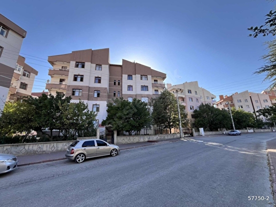 BOSNA HERSEK MAHALLESİ KAYALAR CAMİ YANI FULL BAKIMLI SATILIK 3+1 ARAKAT DAİRE - Görsel 2