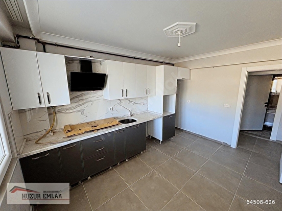 KURTULUŞ MAH SATILIK DAİRE 3+1 135 M2 GİRİŞ KAT EBEVEYN BANYOLU - Görsel 3